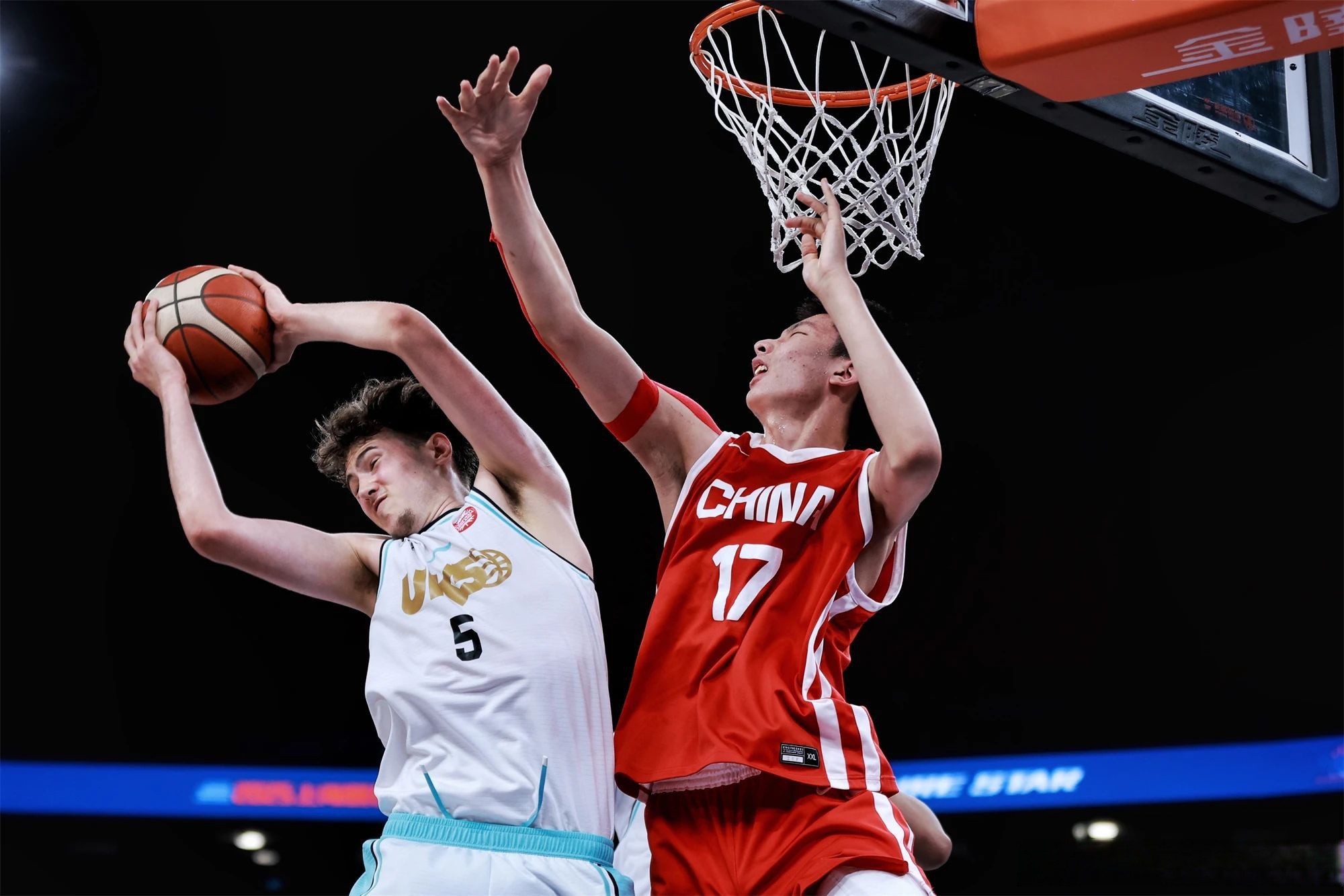 关于赛前葡超焦点战，深圳男篮篮板制胜，质疑声仍在，细节决定成败的信息-英雄联盟投注